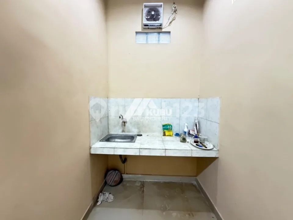 Kbp1615 A Simple Minimalist House With Three Bedrooms And A Closed Living Room. - Image 2 of 4