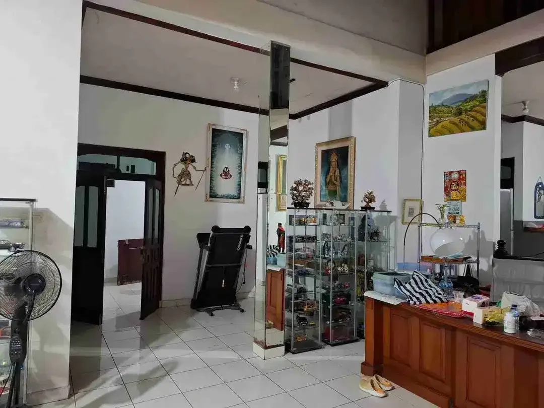 Rumah Kantor 2.5 lantai kebo Iwa Denpasar Bali - Image 8 of 9