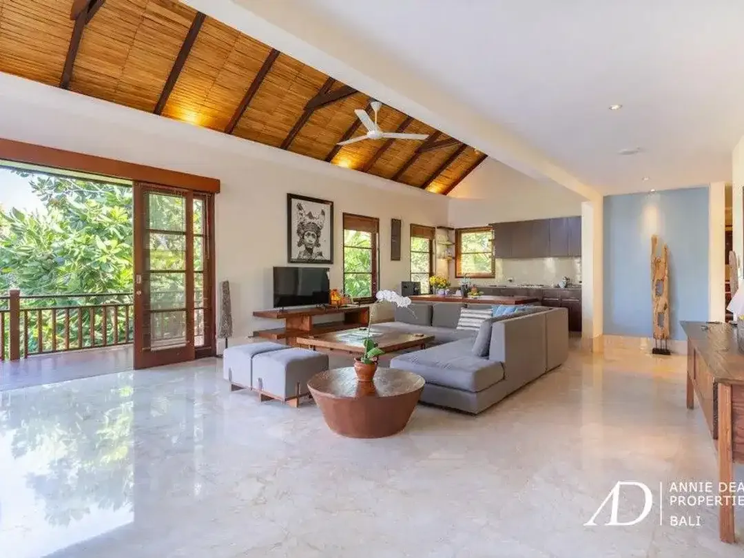 FREEHOLD | 3-BED VILLA WITHIN A LUXURY RESORT WITH BEACH ACCESS - Image 6 of 10