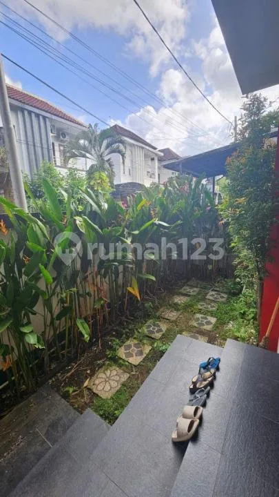 Rumah 2 Lantai Fully Furnished Graha Adi Village Padangsambian, 3Kt, SHM & IMB, Rp 145 Juta/Tahun - Image 2 of 4