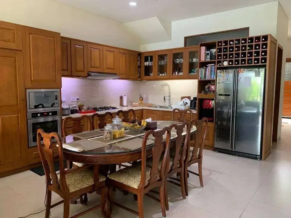 FOR SALE OVERLOOKING THE OCEAN BEACHFRONT VILLA KERAMAS - Image 6 of 10