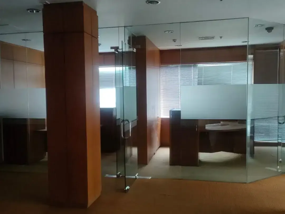 Disewakan Gedung Komersial Premium di Kawasan Teuku Umar – Cocok untuk Kantor, Bank, Klinik & Bisnis Skala Besar - Image 10 of 10
