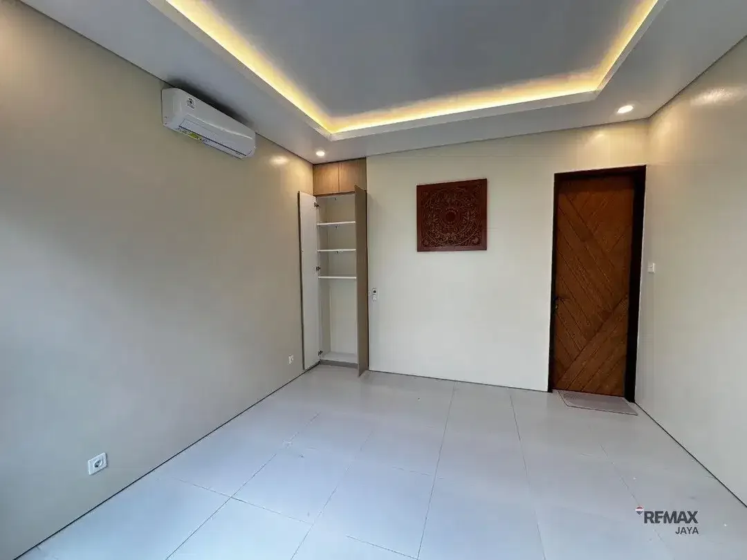 Villa 1 Lantai Dikomplek Perumahan Disewakan, di Umalas - Image 7 of 10