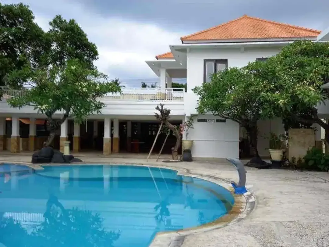 Dijual Hotel Bintang 4 Lovina Bali Utara | 58 Kamar | 14.615 m² Total Lahan | Baru Renovasi | Rp96 M - Image 1 of 10