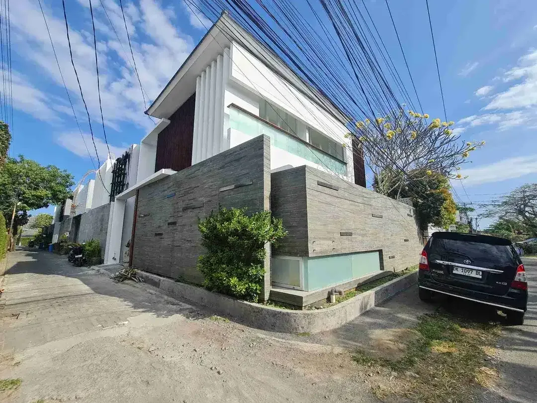 Villa modern tropis umalas Kerobokan Bali - Image 1 of 10