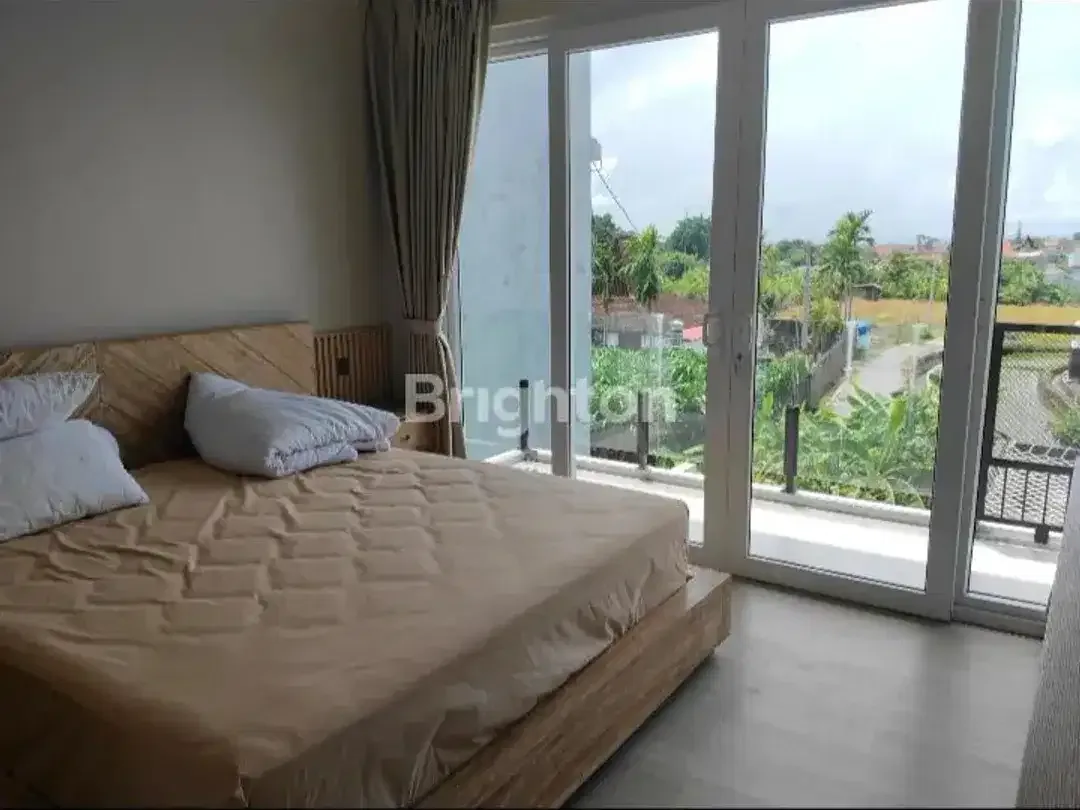 3 BDR FURNISHED VILLA NEXT TO A RICE FIELD at CANGGU - Image 3 of 8