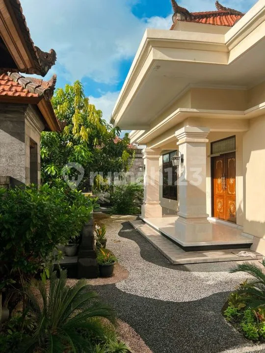 Rumah Mewah Full Furnished 2Lt Dekat Living World Denpasar Utara - Image 3 of 4