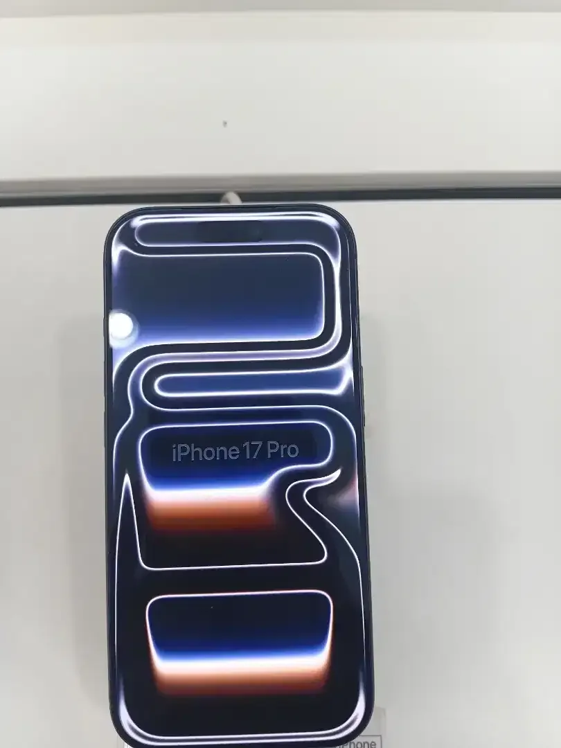 Iphone 17 promax - Image 4 of 6