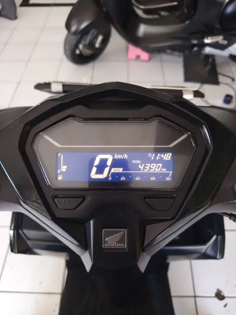 Vario 125 th 2025 low km Deva motor - Image 6 of 7