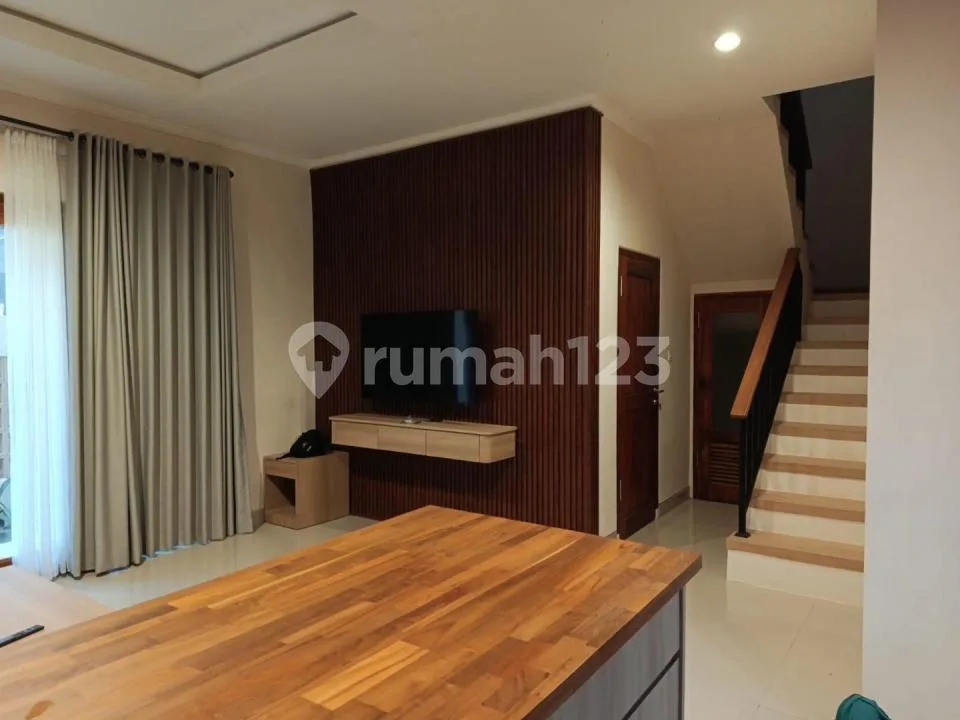 Rumah 2 Lantai Furnish Siap Huni Lokasi Strategis - Image 2 of 4