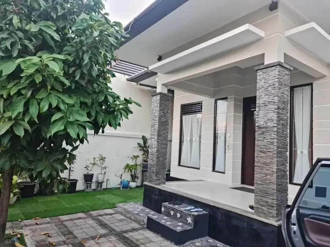 Dijual Rumah mewah Lt400m² - 3Kt Renon Selatan Lapangan Denpasar Bali - Image 1 of 7