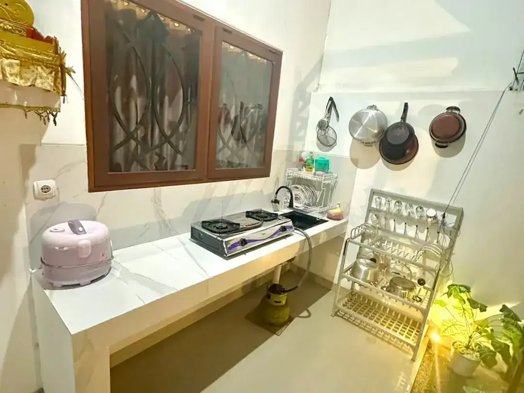 RUMAH MODERN TROPIS NUSA DUA PERABOT LENGKAP SIAP - Image 9 of 10