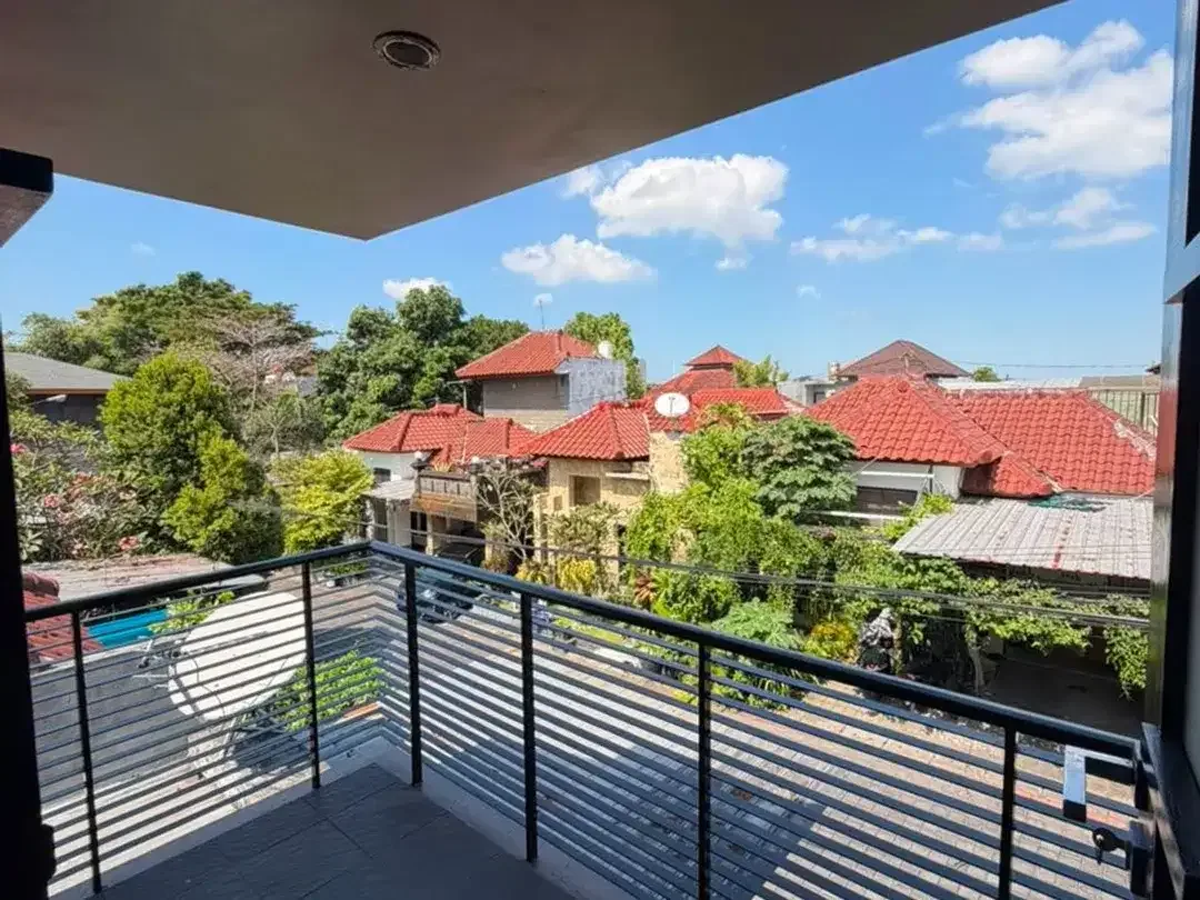 Rumah Cantik Minimalis Kerobokan Dekat Denpasar Badung Bali - Image 4 of 10
