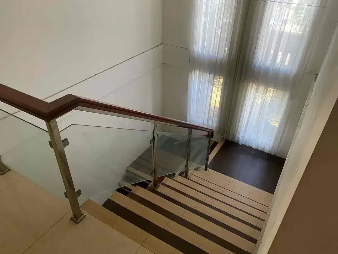 DIJUAL / DISEWAKAN RUMAH MEWAH 2 LANTAI – JAYAGIRI DENPASAR - Image 2 of 9