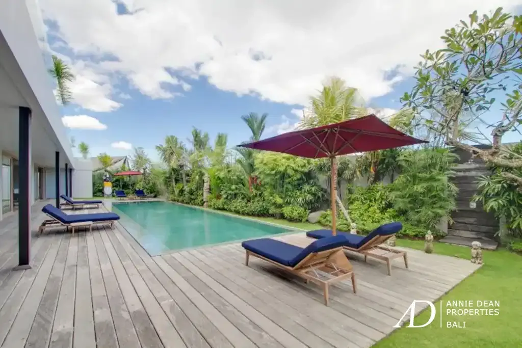 FREEHOLD | 5-BEDROOM VILLA WITH RICE FIELD VIEWS - PADONAN, CANGGU - Image 1 of 10