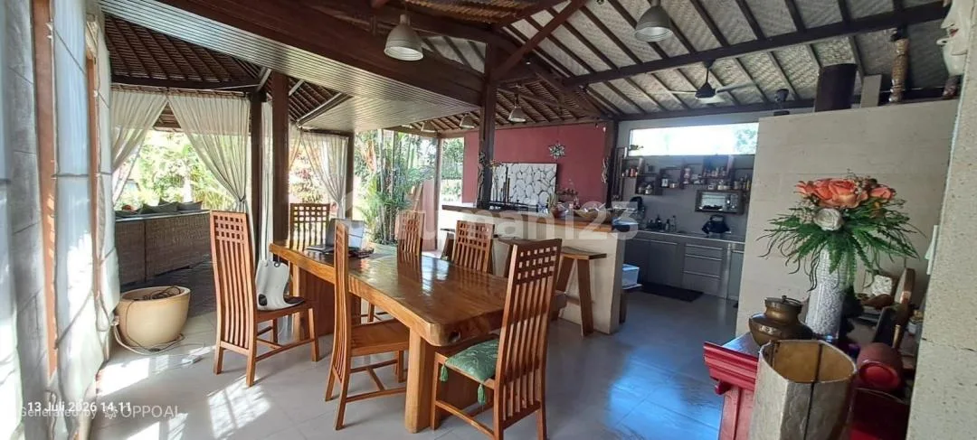 Tropical Villa Dekat Pantai Nyanyi - Pavilion Kayu & Taman Luas - Image 4 of 4