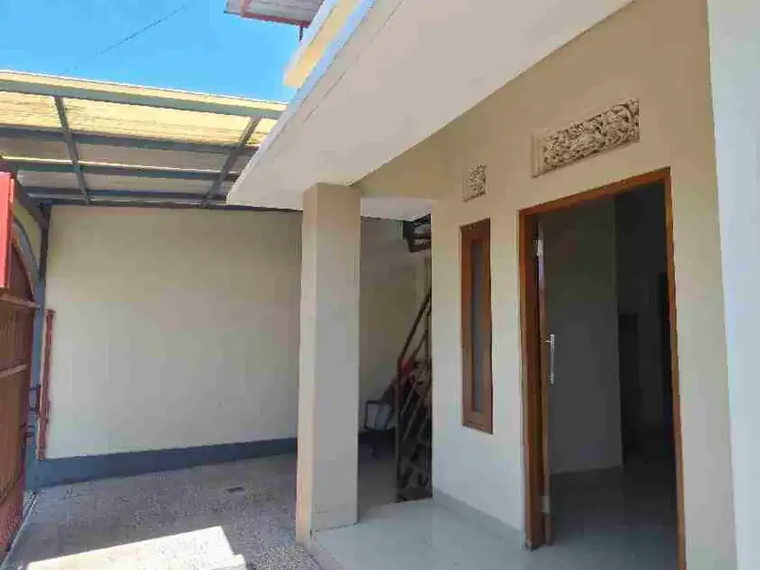 RUMAH 2 KAMAR, LINGKUNGAN TENANG, DEKAT JALAN RAYA DAN KAMPUS IDB RENON - Image 4 of 10