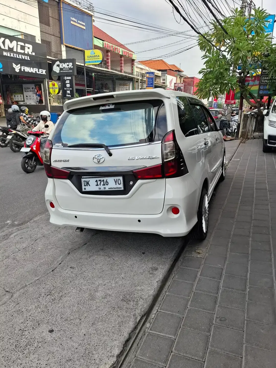 Toyota Avanza Veloz 1.5 manual - Image 3 of 5
