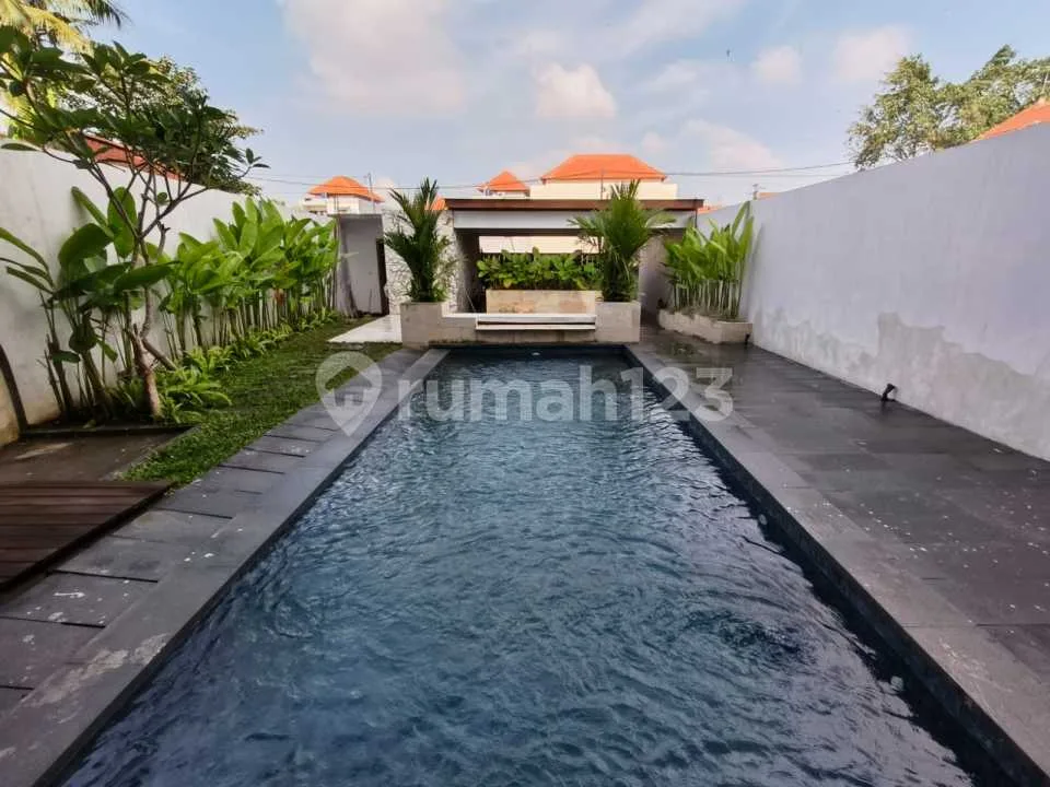Villa Modern 2 Lantai Semi Furnished Dekat Pantai Sanur - Image 1 of 4
