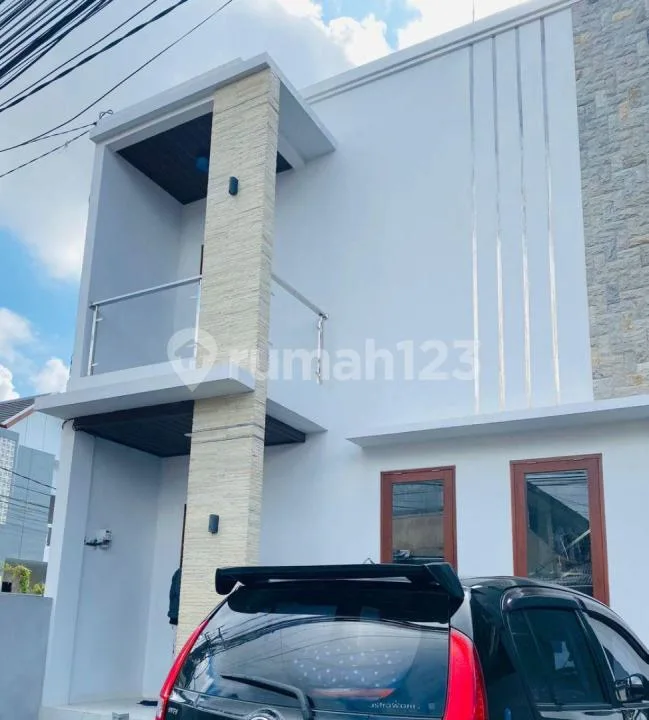 Dijual Rumah Baru Depan Level 21 Mall - Image 1 of 4