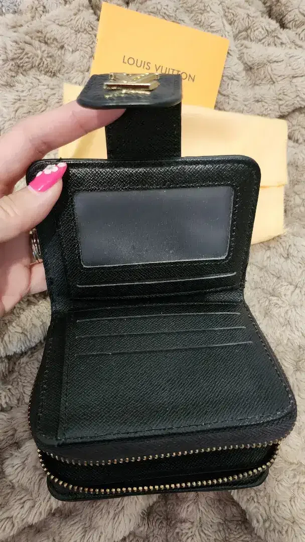 Dompet Lipat Kulit Hitam L v - Image 6 of 9