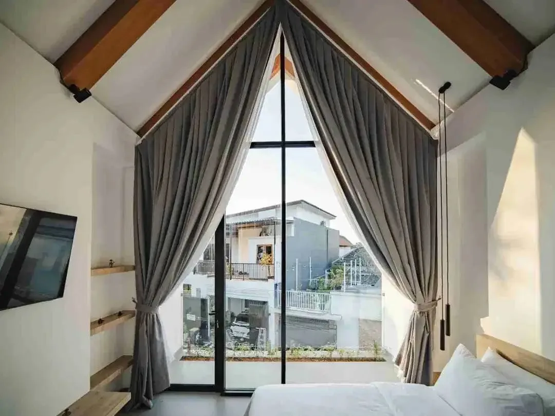 FOR SALE BRAND NEW  BEAUTIFUL DESIGN AND MODERN LUXURY VILLA JIMBARAN, GOOD LIGHTING, FREEHOLD 200 M2 - Image 5 of 10