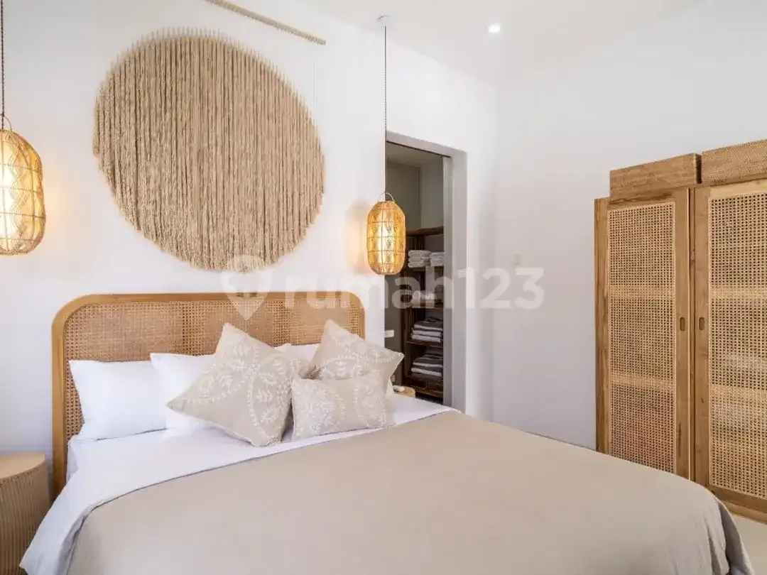 Beatifully Decorated Villa Available For Sale - Image 8 of 8