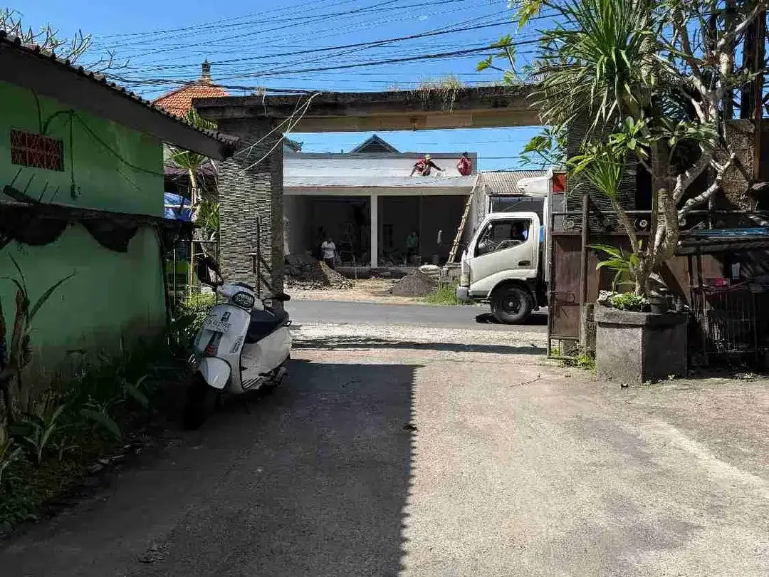 TANAH JALAN UTAMA MUNGGU BANTAS DEKAT KE PANTAI SESEH PERERENAN DAN DEKAT KE CANGGU COCOK UNTUK SEGALA MACAM USAHA - Image 1 of 5