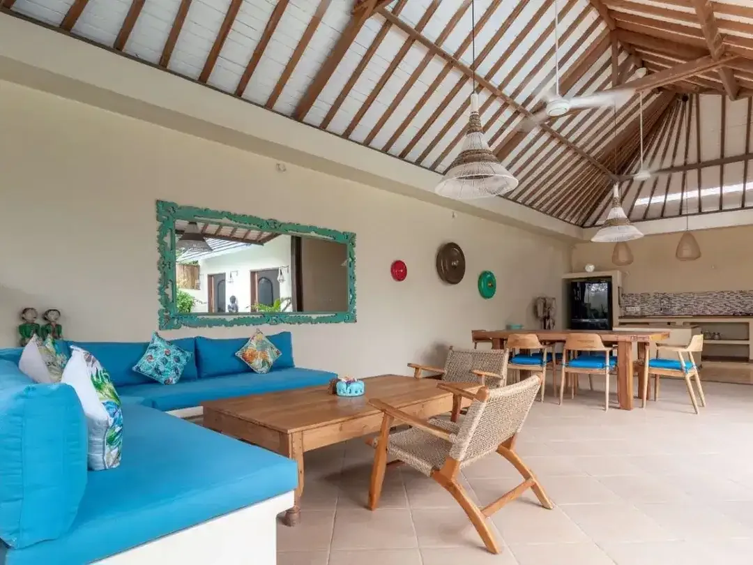 Villa tropical minimalis sangat strategis di Kerobokan dekat Canggu dan Denpasar - Image 1 of 10