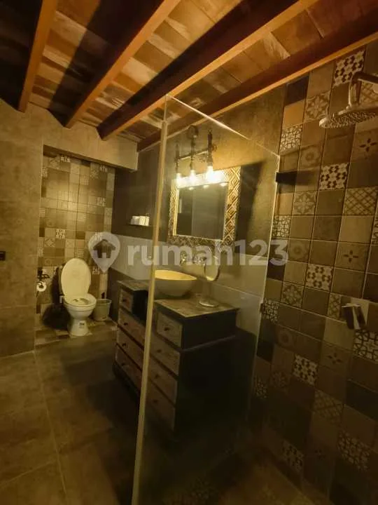 Dijual Villa 4 BR Luas 475 Private Pool Dekat dengan Pantai - Image 2 of 4