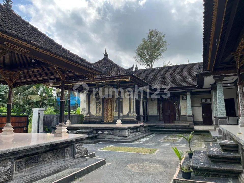 Rumah Klasik Gaya Bali di Bangli - Image 2 of 4