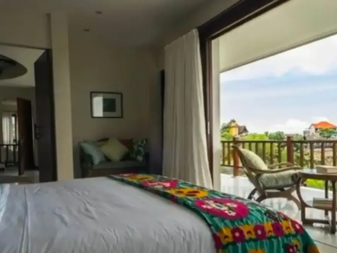 GUESTHOUSE STUNNING VIEW IN BALI CLIFF UNGASAN BADUNG - Image 8 of 10