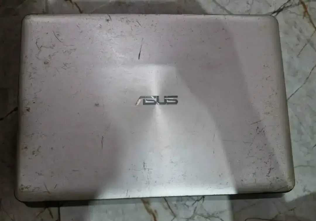 Tt Laptop Asus VivoBook - Image 1 of 5