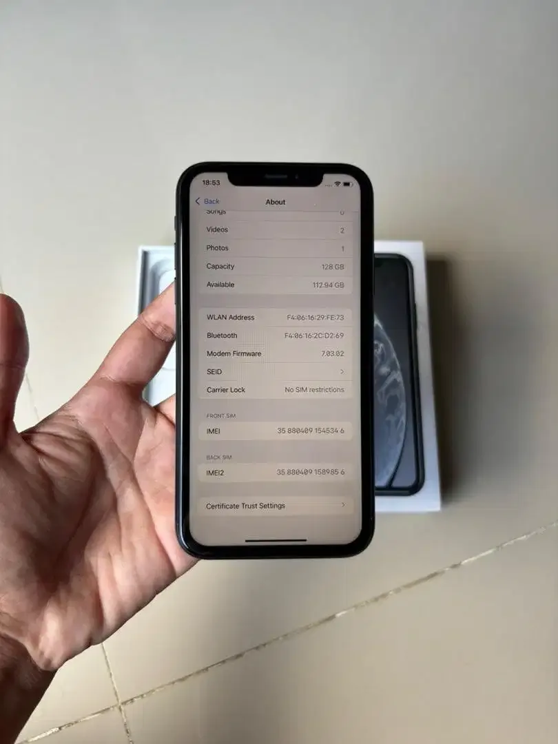 iPhone XR 128GB Black inter - Image 3 of 8