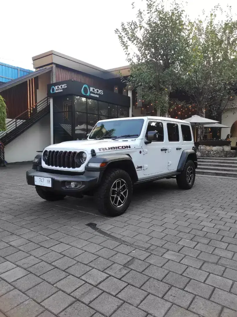 Jeep Rubicon JL 2.0AT 4 pintu 2024 - Image 8 of 10