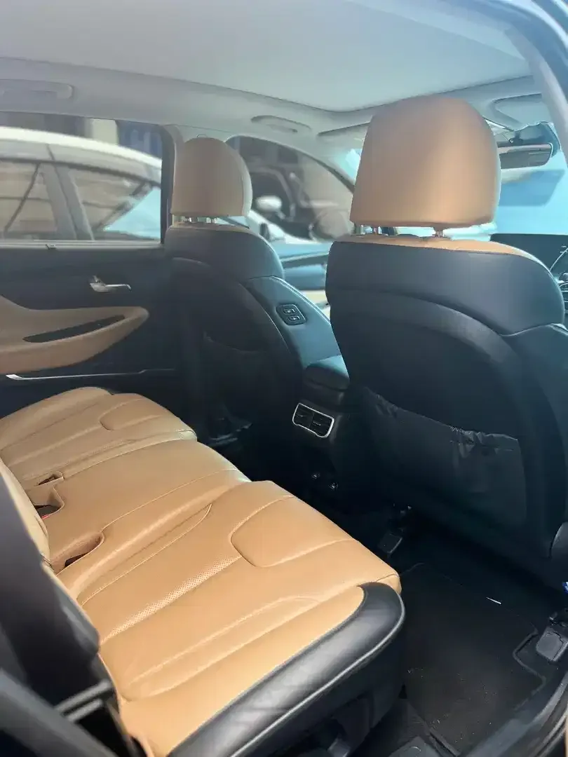 Hyundai grand santafe 2022 hitam matic - Image 8 of 9