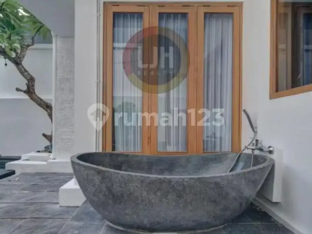 For Sale Villa Kerobokan Bali Fully furnsihed With Swimming Pool - Image 6 of 6