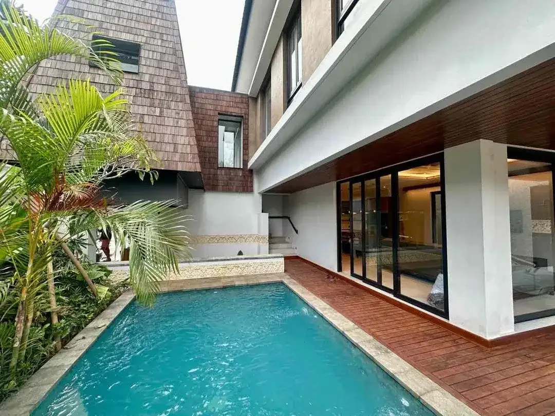 4 BEDROOMS MODERN COMTENPORARY ARCHITECTURAL STRUCTURE 1,5 KM TO THE BEACH STRATEGIC AND PRIME LOCATION AT BATU BOLONG CANGGU - Image 6 of 10