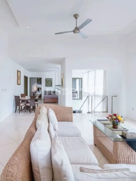 For Rent Villa 6 Br di Canggu Plus Apartemen - Image 1 of 4