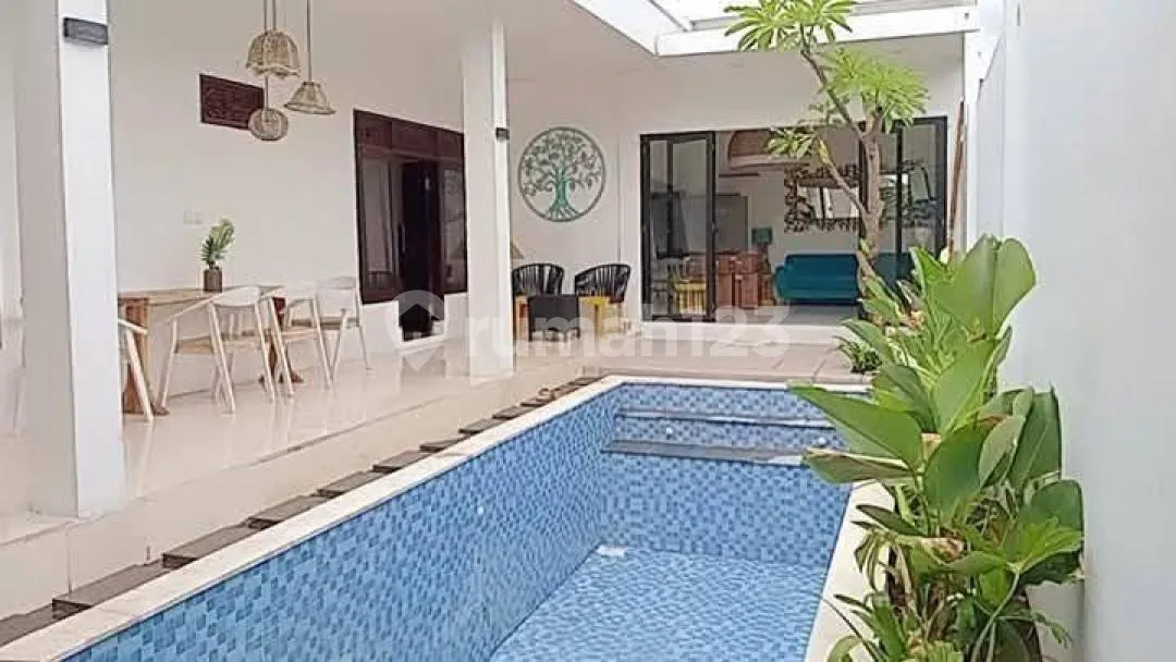 Villa Baru Dekat Pantai Seminyak Sekolah International, Kerobokan - Image 1 of 4