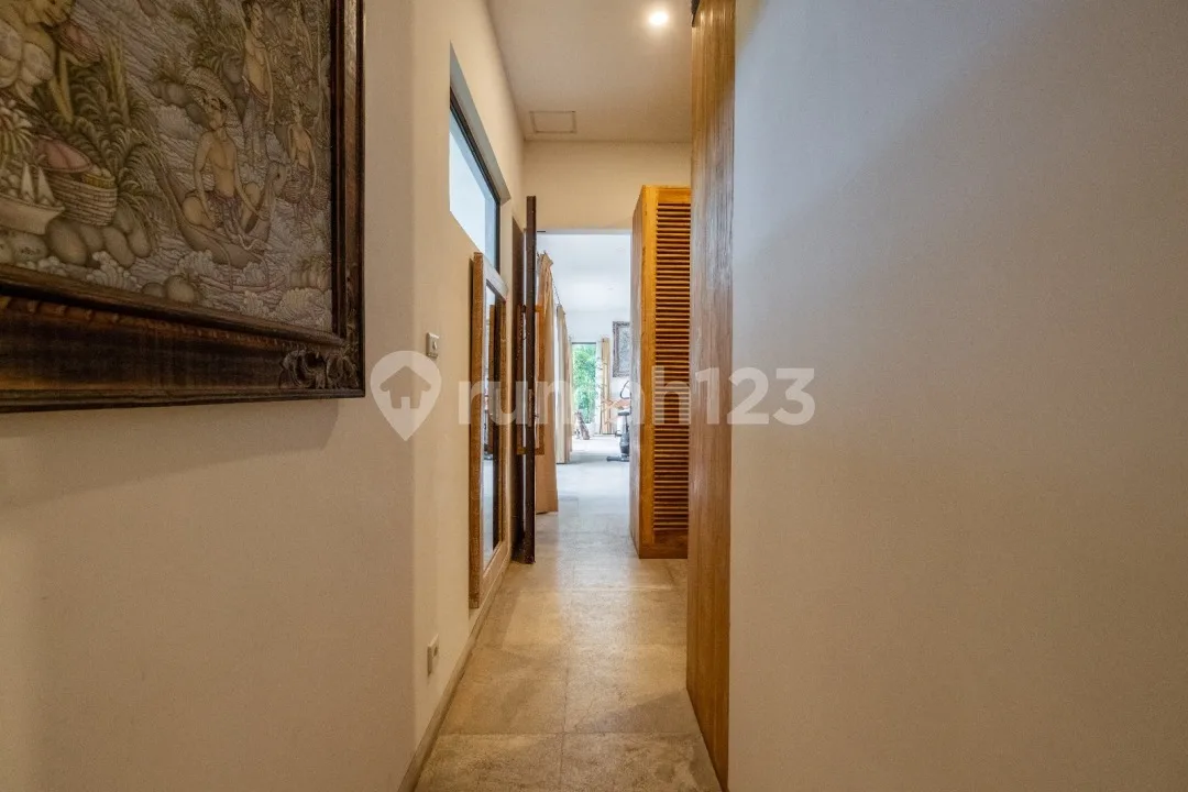 Disewakan Luxury Villa Canggu 4Br Dekat Pantai Batu Bolong - Image 4 of 4