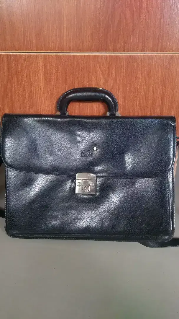 Tas kulit Merk Mont Blanc - Image 1 of 3