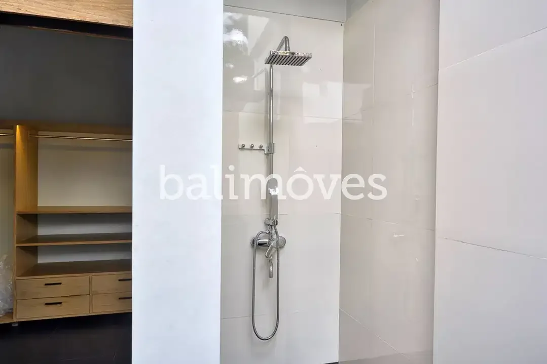 Modern Villa Empat Kamar Tidur Di Kerobokan - Image 7 of 10