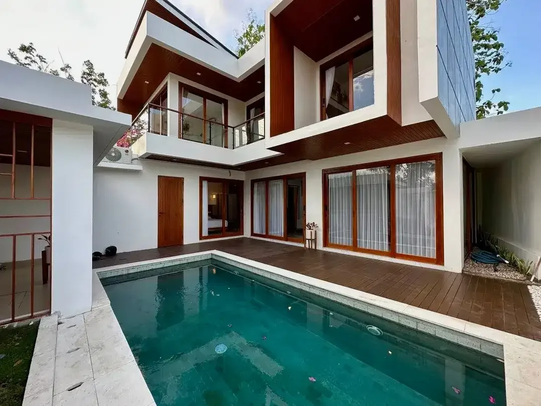 For Rent : Fully Furnished Villa with Private Pool in Taman Mumbul - Image 1 of 10