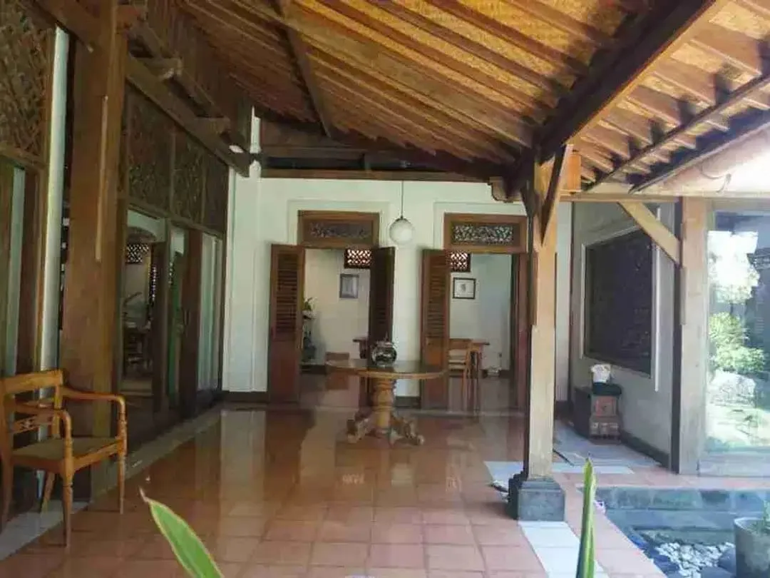 Villa Mewah Gaya Klasik Bali di Sanur, Bisa Jalan Kaki ke Pantai - Image 4 of 10
