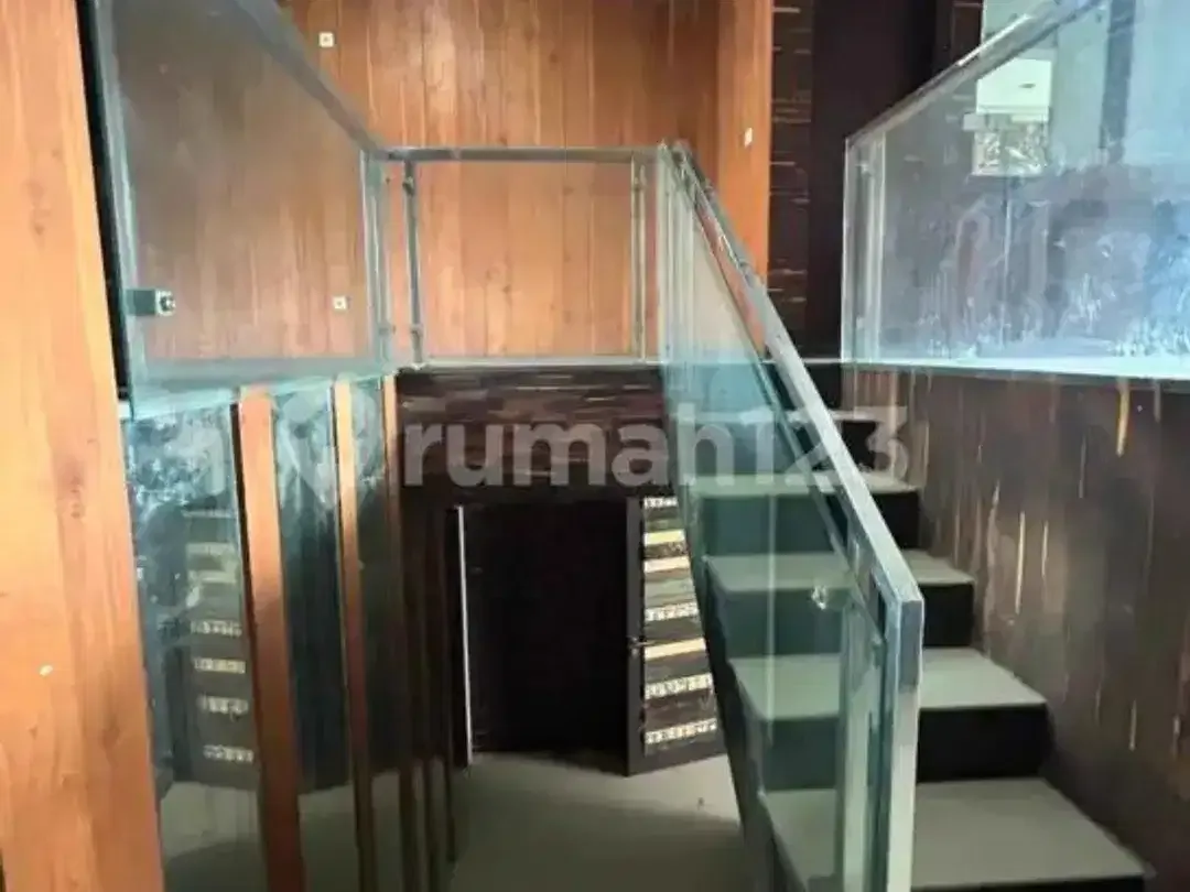 Rumah Semi Villa Lantai 3 Kawasan Mohyamin Renon Denpasar Timur - Image 8 of 10
