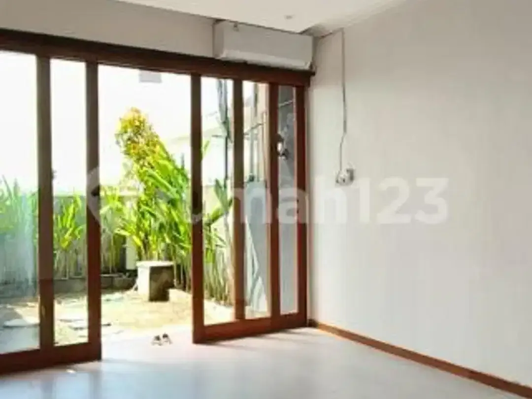 Hunian Modern Minimalis Eksklusif di Tengah Kota Siap Huni - Image 2 of 5