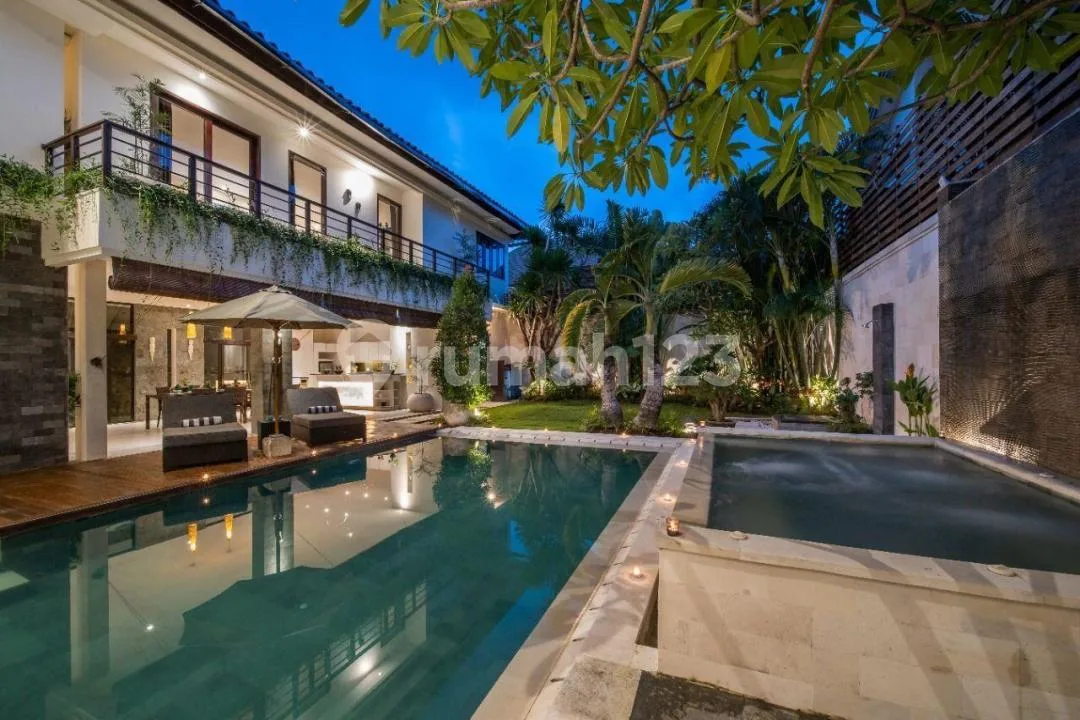Villa Dijual Lokasi Seminyak - Image 2 of 4