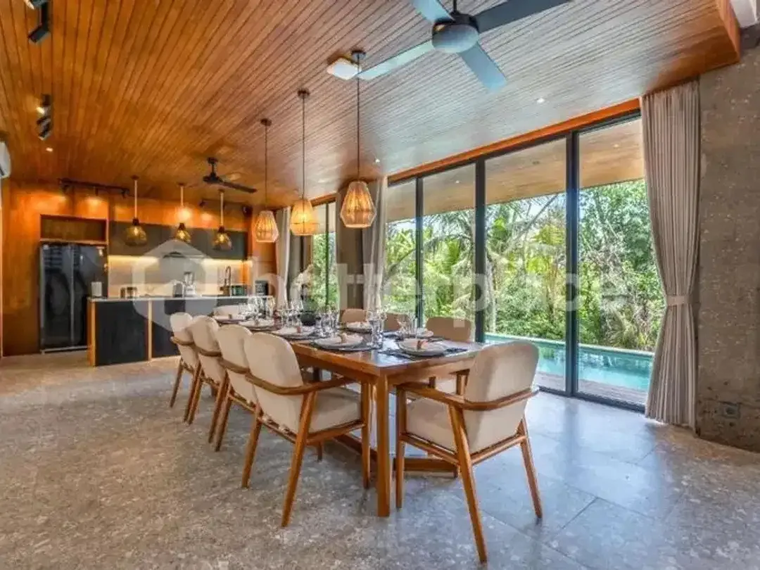 Exceptional 6-Bedroom Contemporary Villa in Ubud Featuring a Private Padel Court, Swimming Pool & Breathtaking Rice Field Panorama - Image 7 of 10