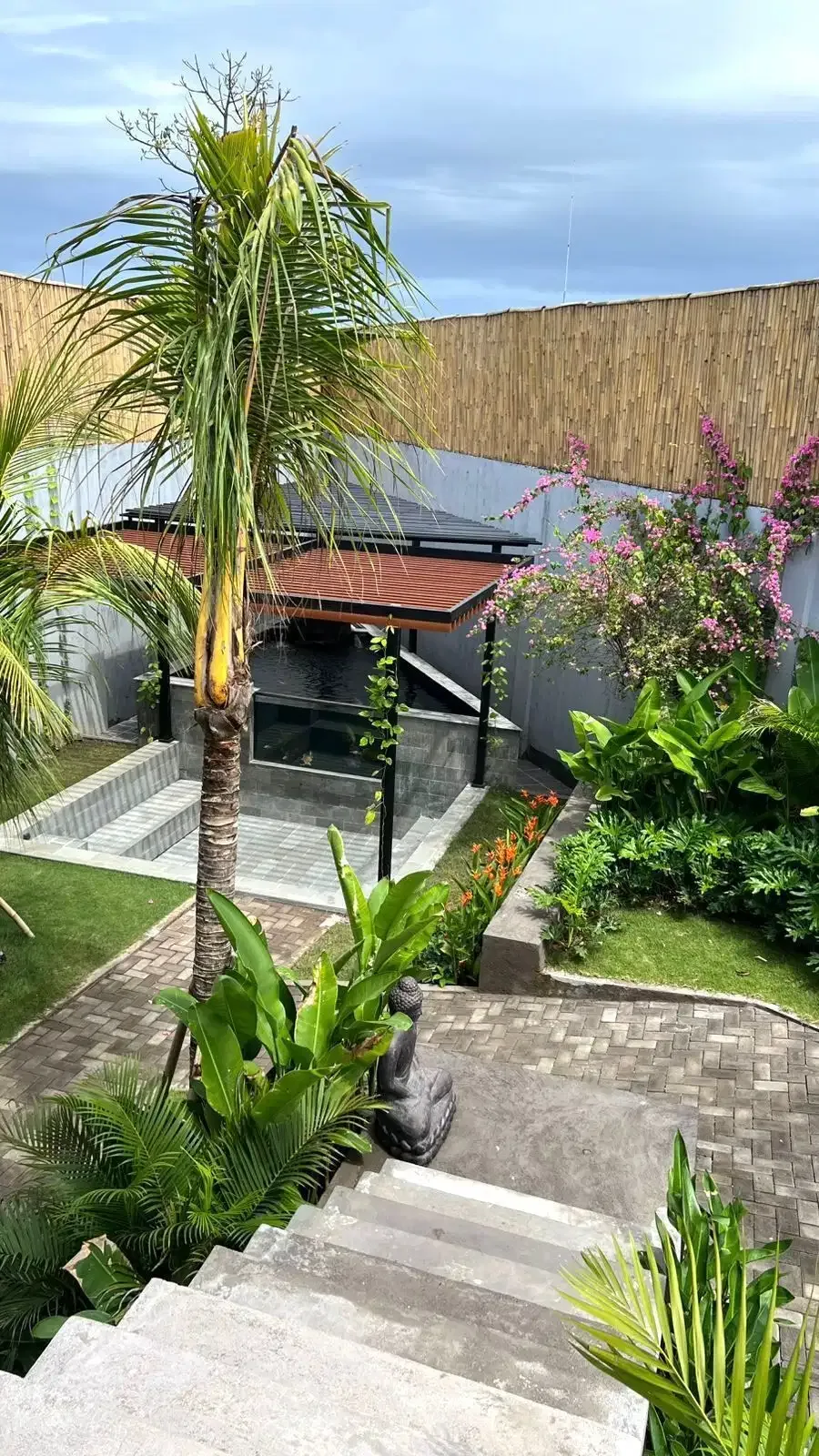 Villa Modern Mewah di Puri Gading Jimbaran, Kolam Besar - Image 7 of 10
